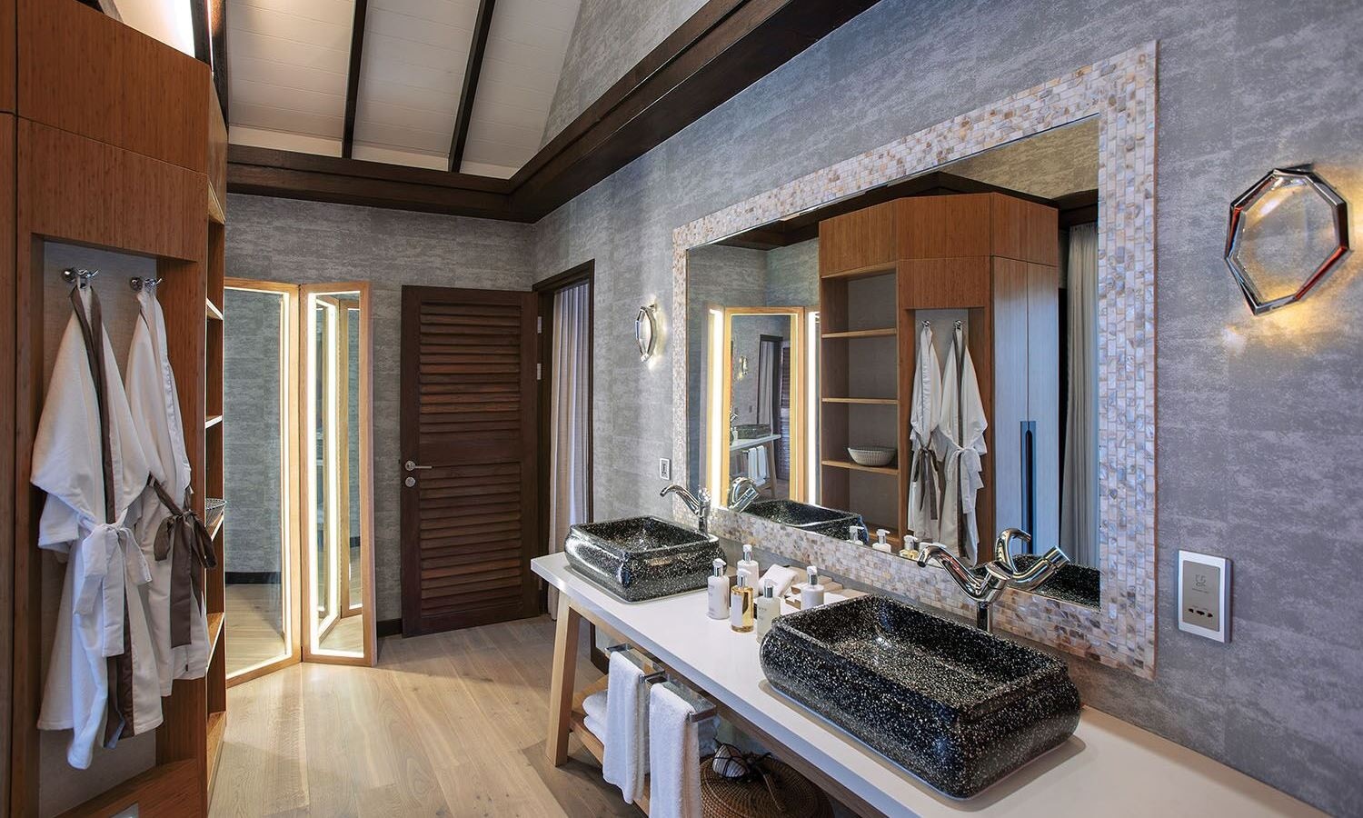 rooms-earth-pool-pavilion-2-bedroom-suite