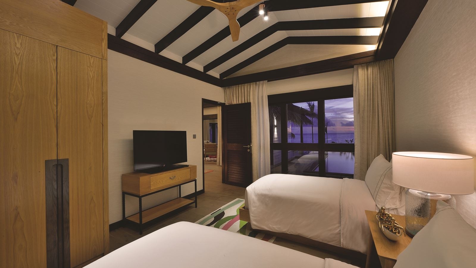 rooms-earth-pool-pavilion-2-bedroom-suite