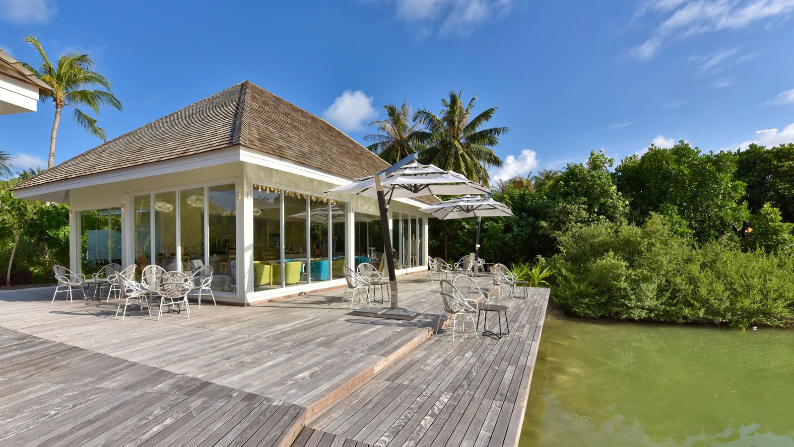 restaurants-aroma-art-café