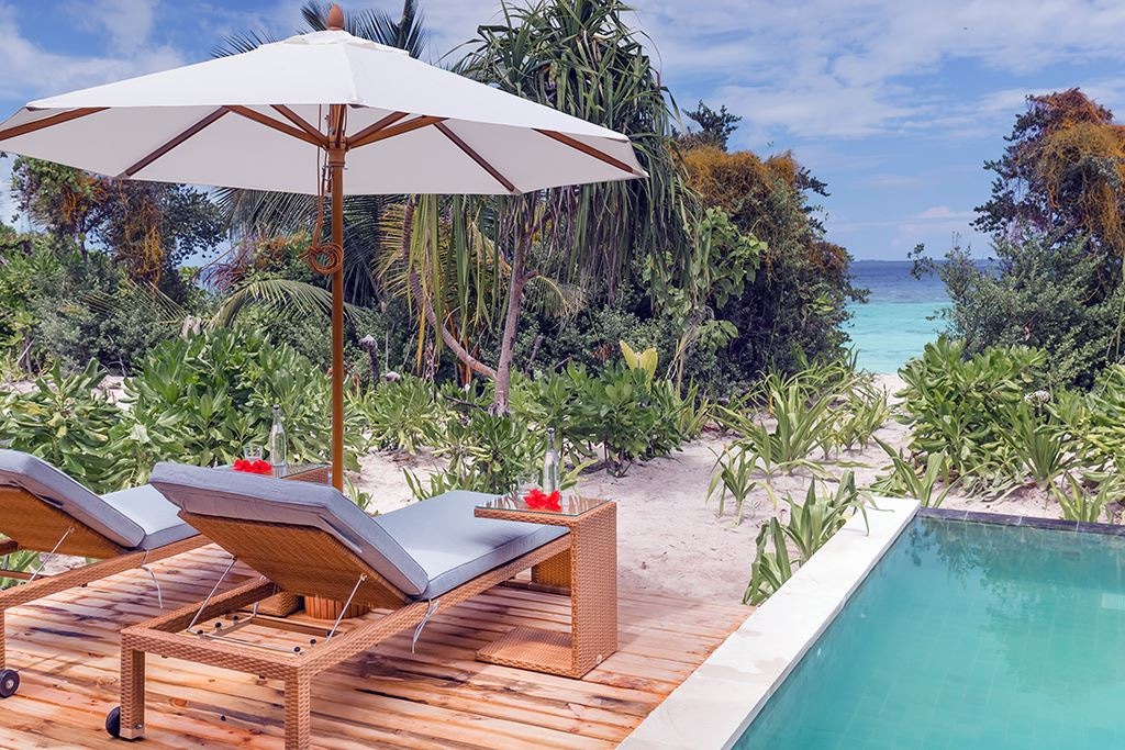 rooms-beach-villa-with-pool