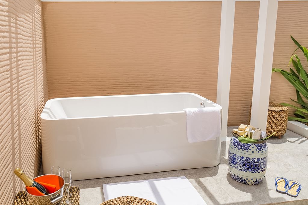 rooms-beach-villa-with-pool