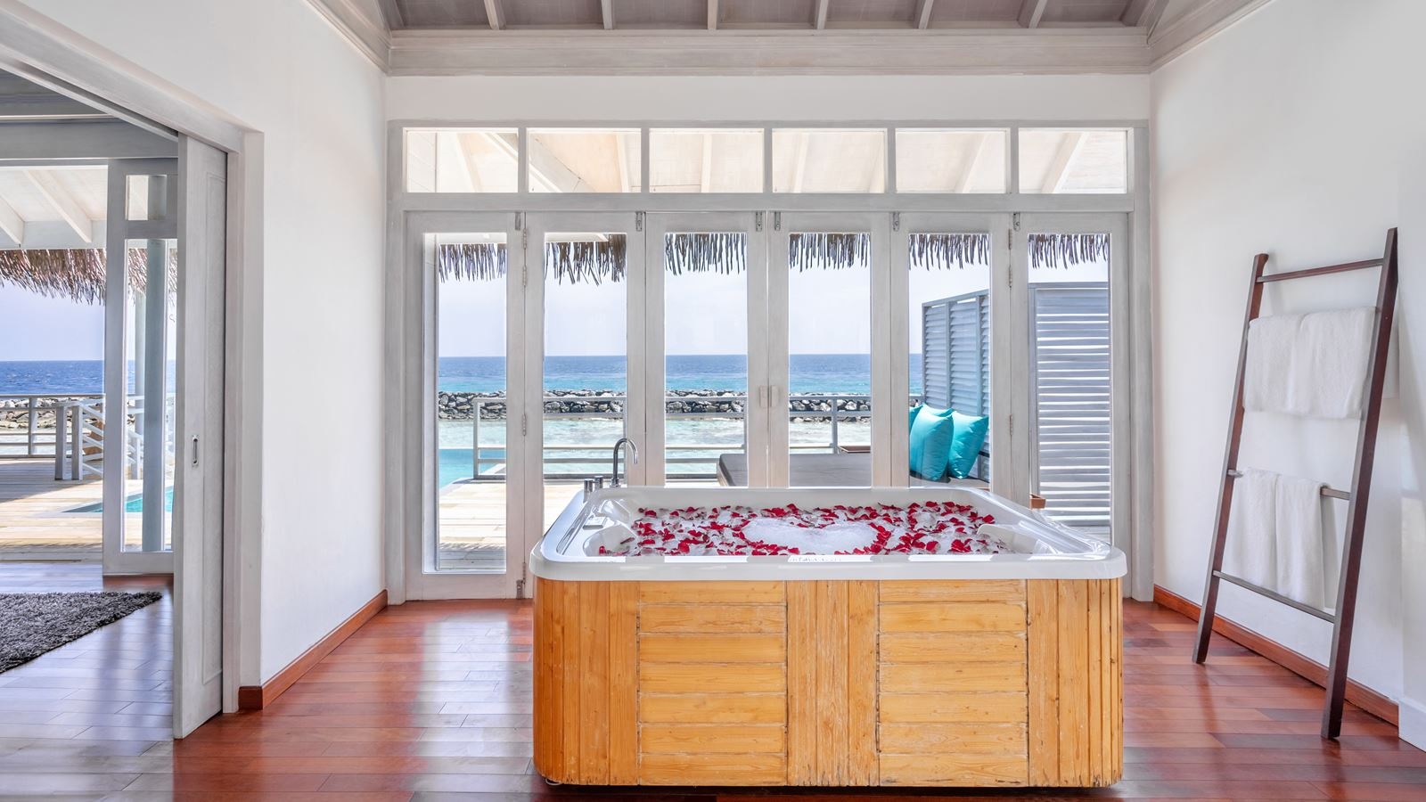 rooms-over-water-suite-with-private-pool