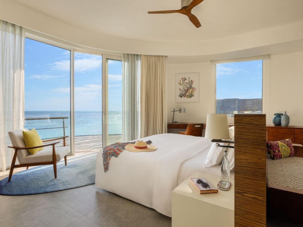 rooms-deluxe-water-villa-with-pool