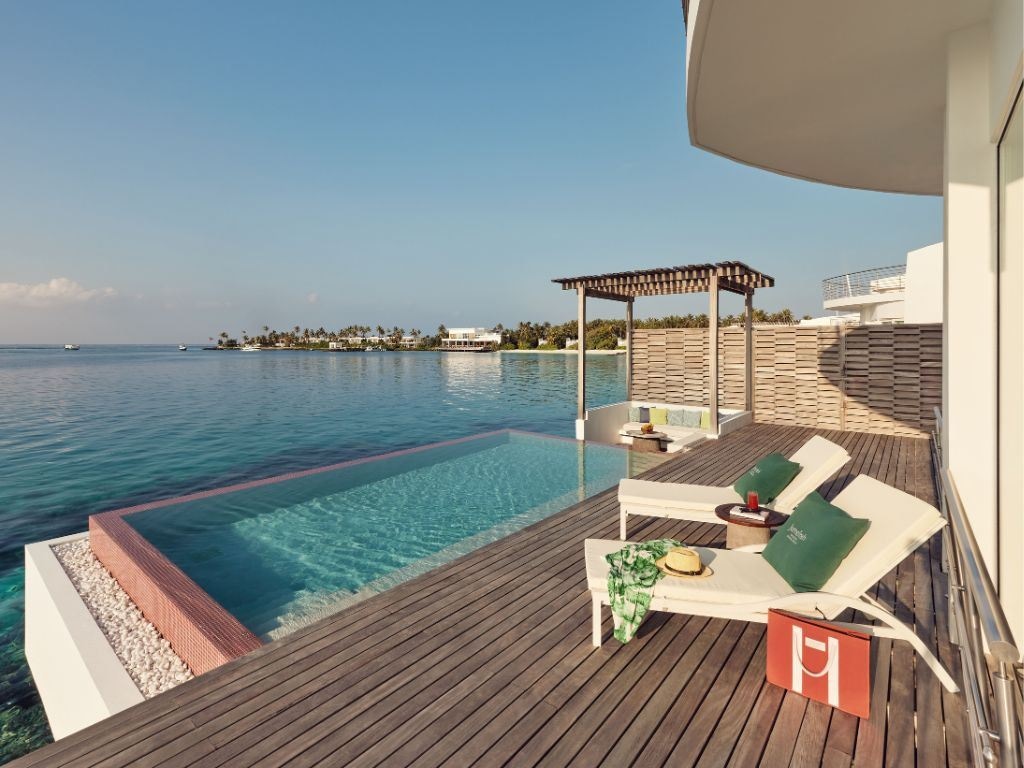 rooms-prestige-water-villa-with-pool