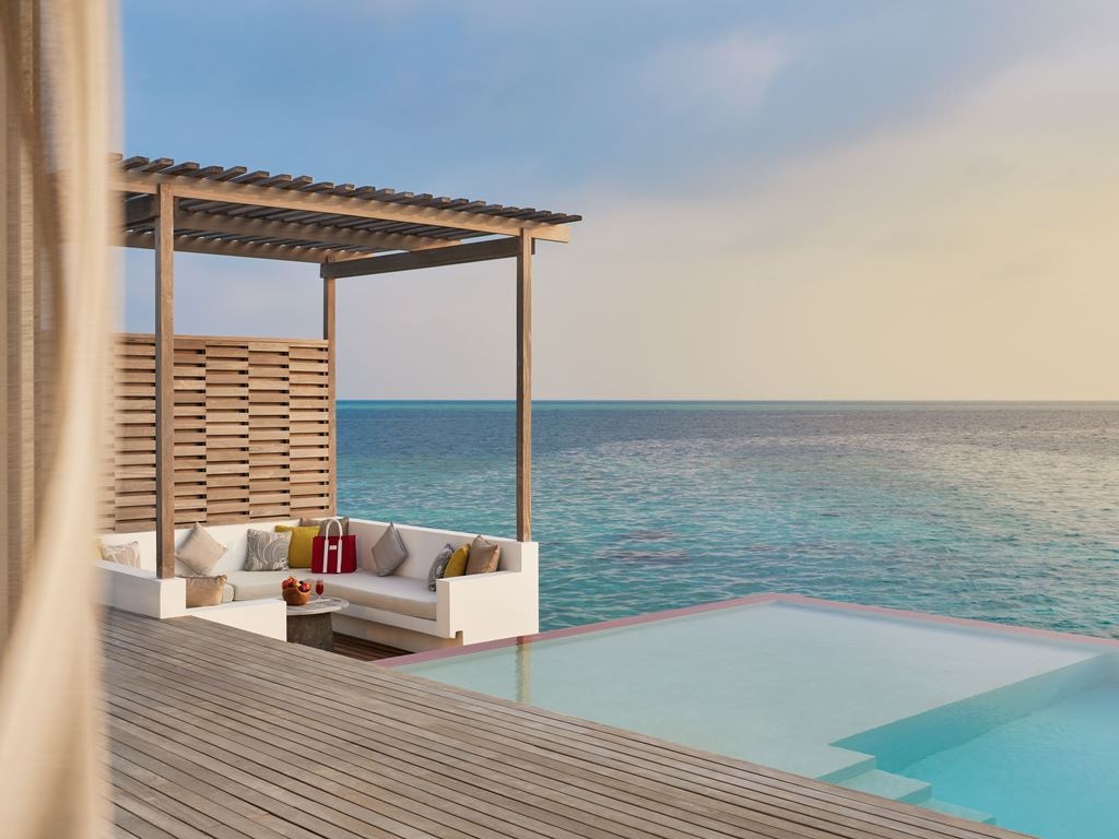 rooms-ocean-villa-with-pool