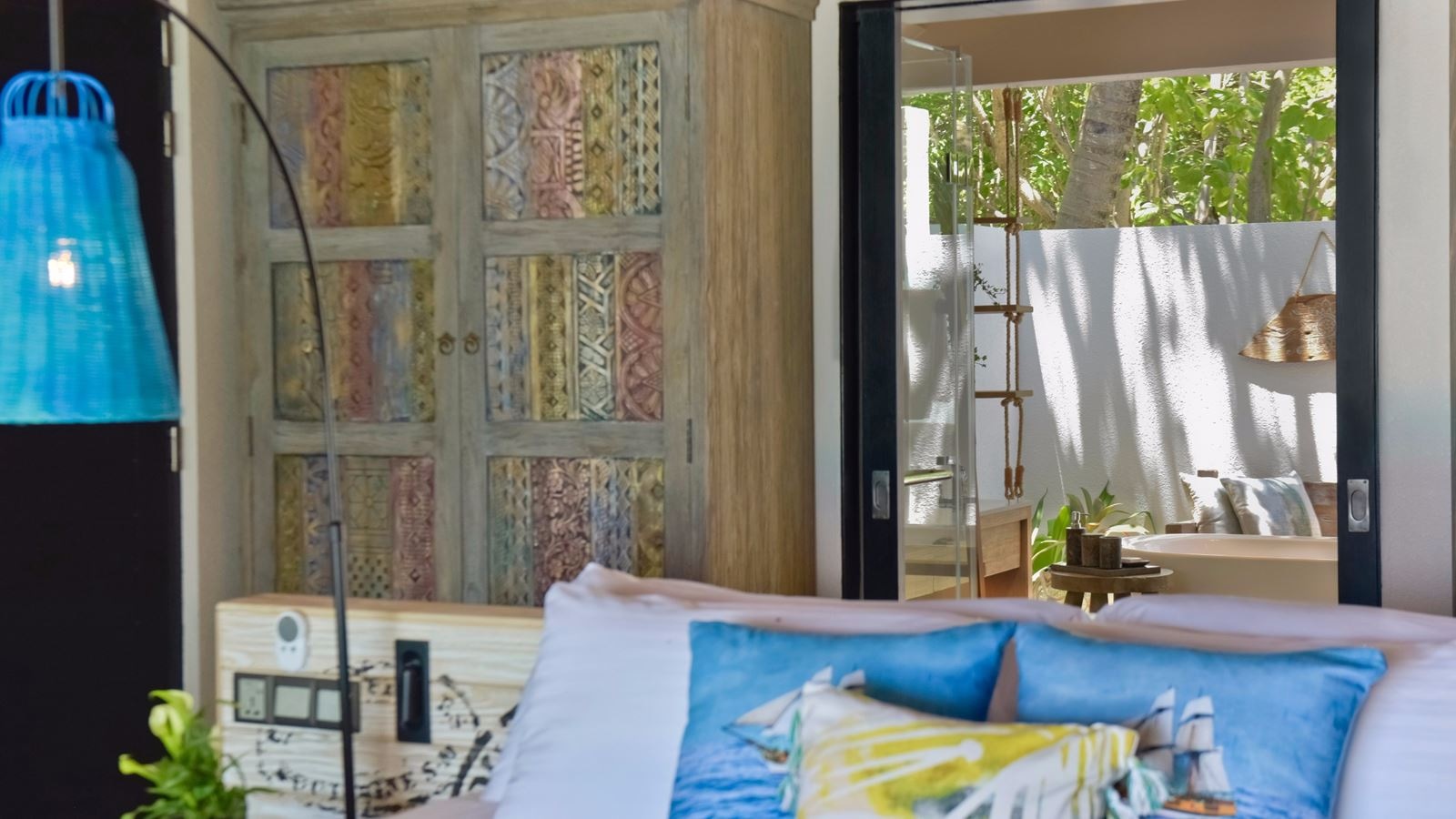 rooms-beach-pool-villa