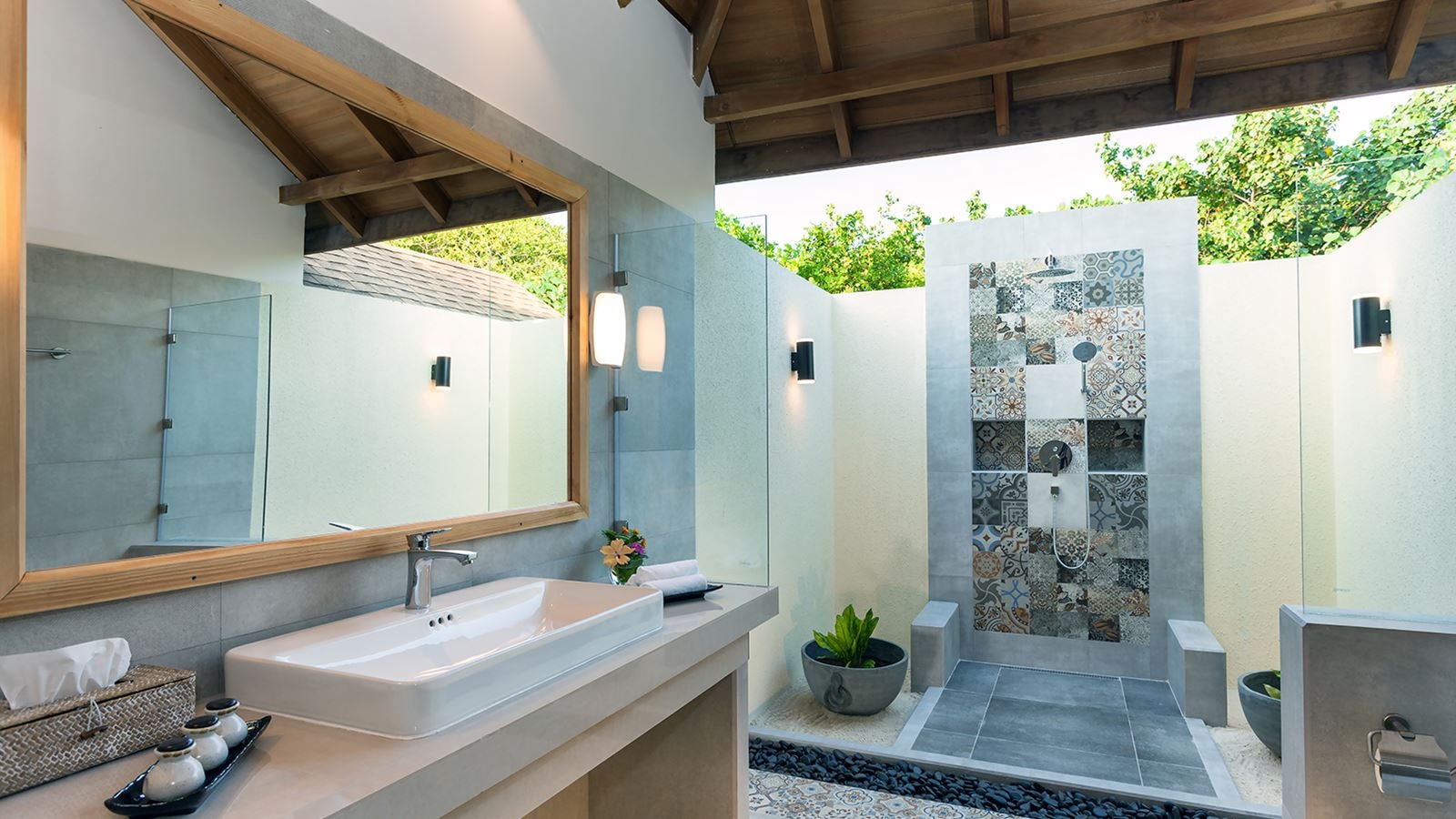 rooms-deluxe-jacuzzi-beach-villa