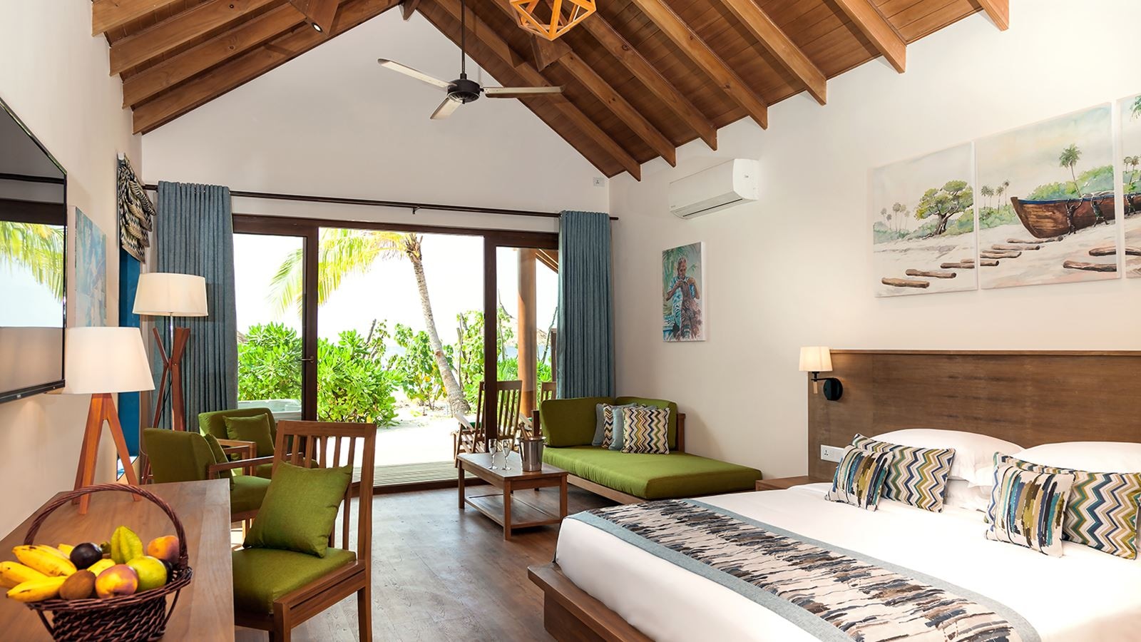 rooms-deluxe-jacuzzi-beach-villa