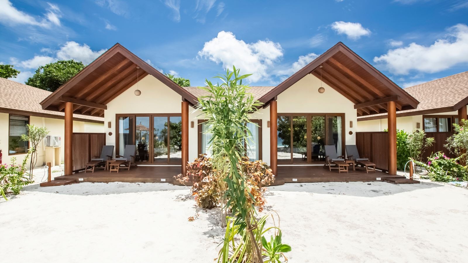 rooms-deluxe-two-bedroom-beach-suite