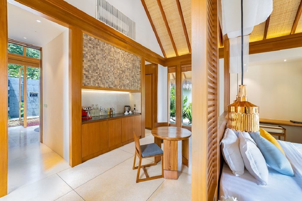 rooms-beach-pool-villa