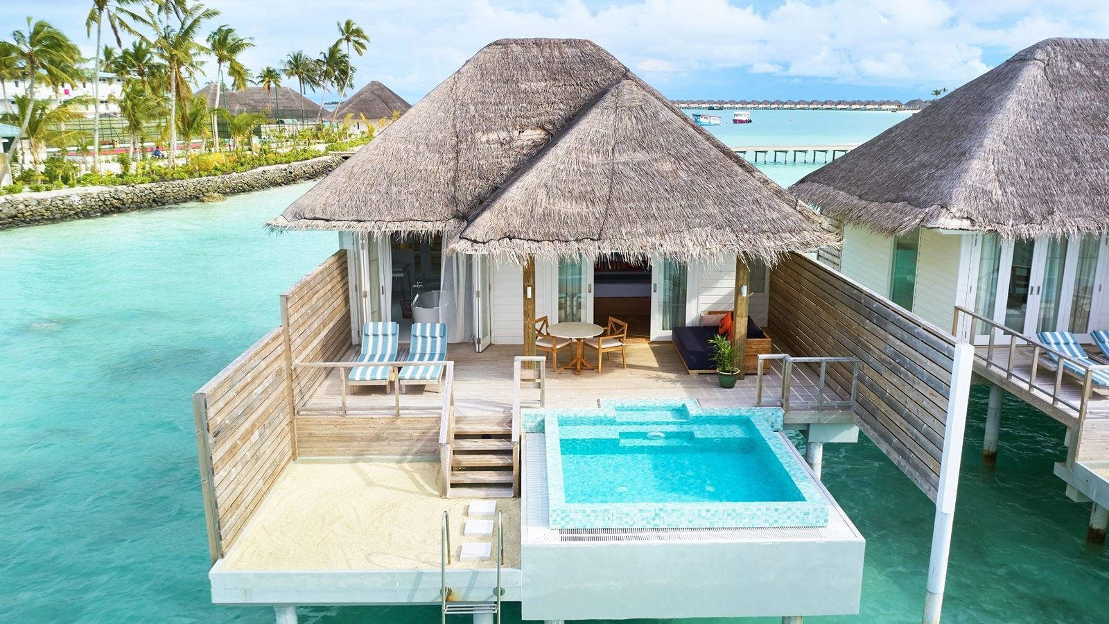 rooms-dolphin-ocean-villa-with-pool
