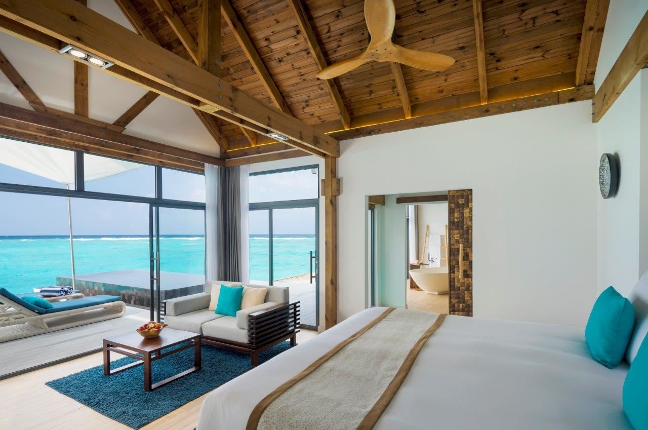 rooms-overwater-pool-villa-lagoon