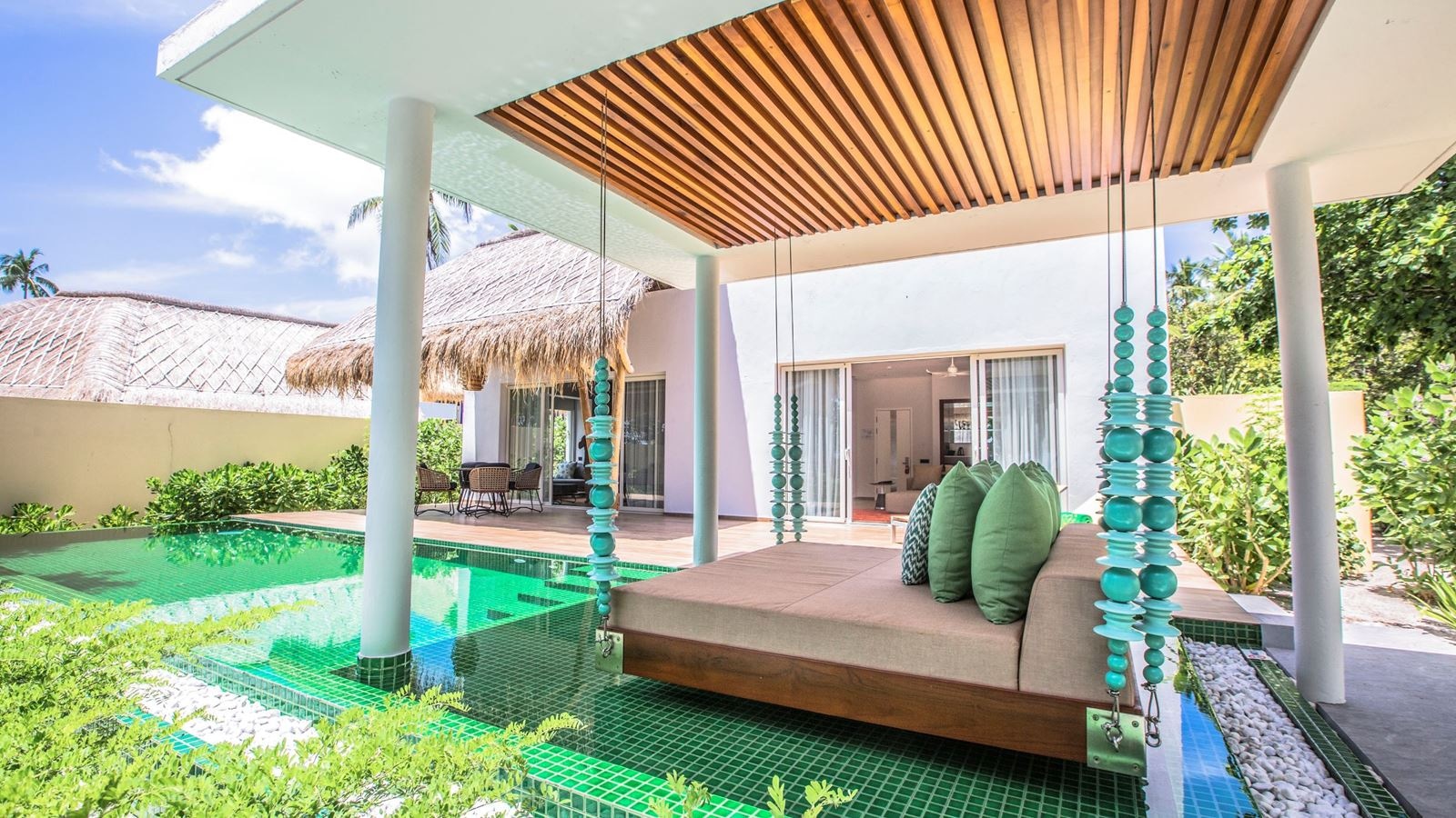 rooms-superior-beach-villa-with-pool