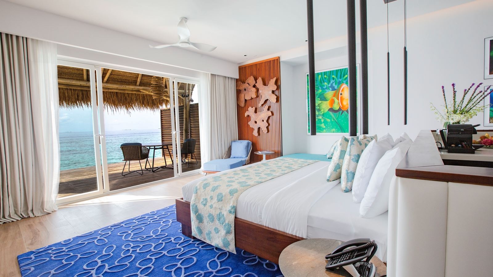 rooms-jacuzzi-water-villa