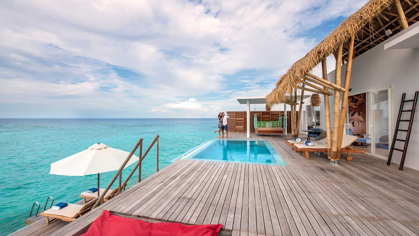 rooms-superior-water-villa-with-pool