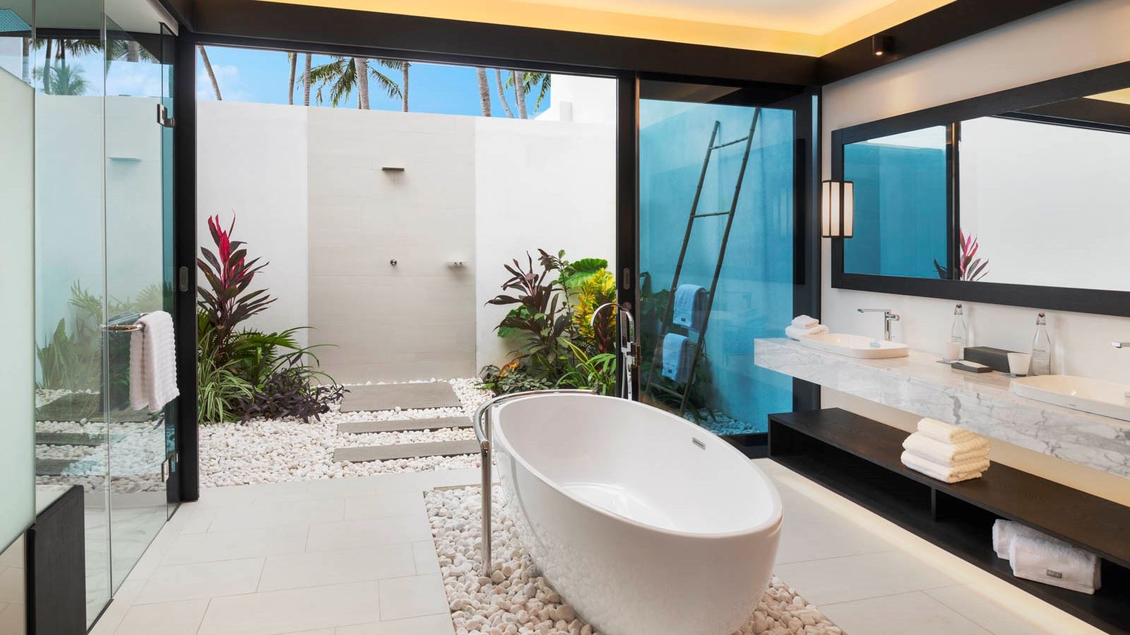 rooms-beach-villa-pool