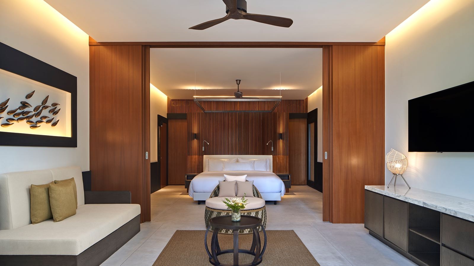 rooms-deluxe-beach-villa-pool