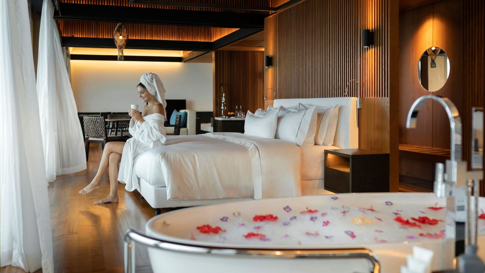 rooms-heavenly-overwater-villa-pool