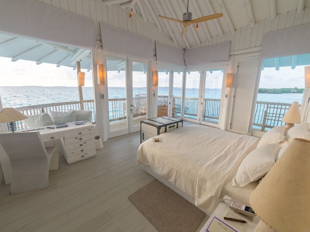 rooms-3-bedroom-water-retreat-with-slide