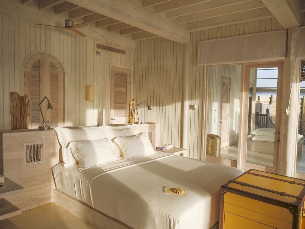 rooms-4-bedroom-water-retreat-with-slide