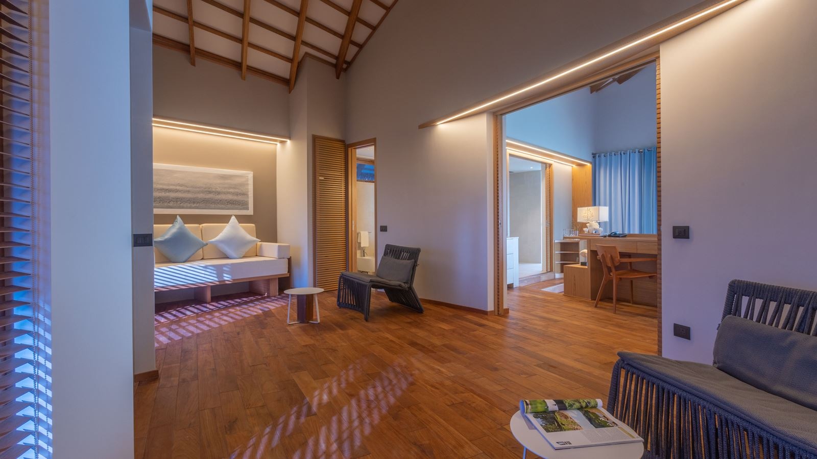 rooms-water-suite-with-pool