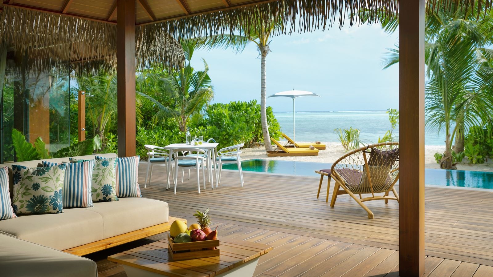 rooms-beach-pool-villa