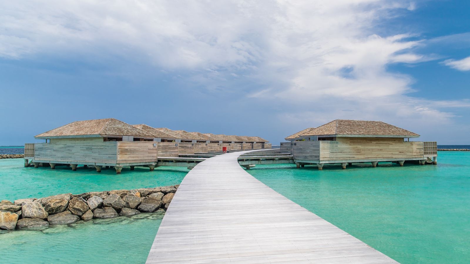 rooms-lagoon-pool-villa