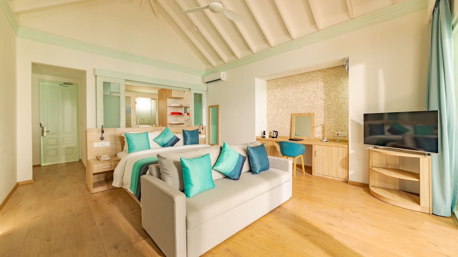 rooms-two-bedroom-lagoon-villa-with-pool-+-slide