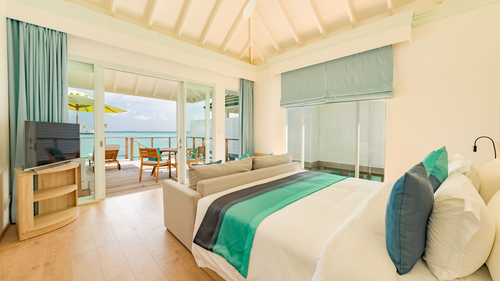 rooms-three-bedroom-lagoon-villa-with-pool-+-slide