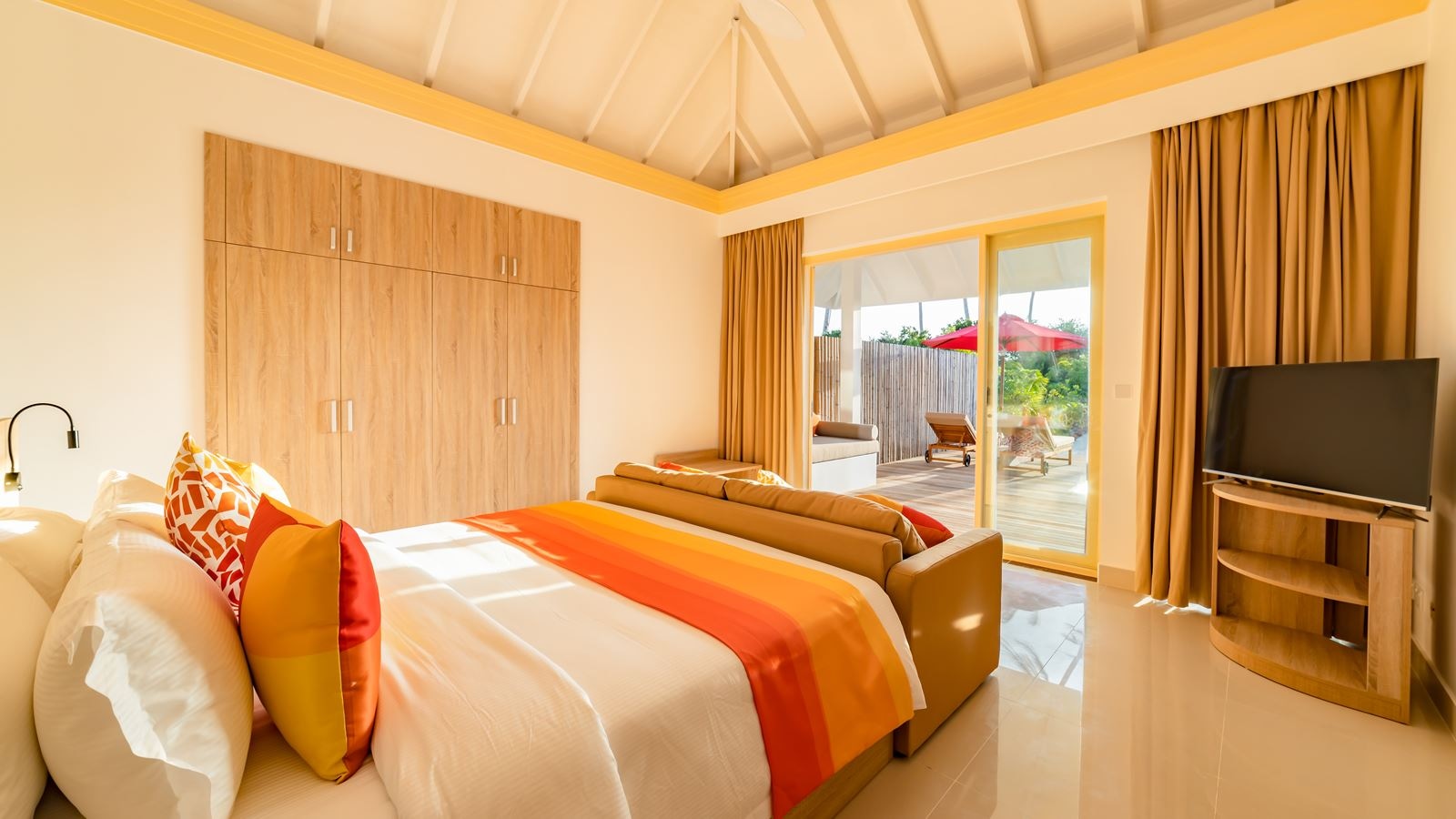 rooms-three-bedroom-pool-beach-villa