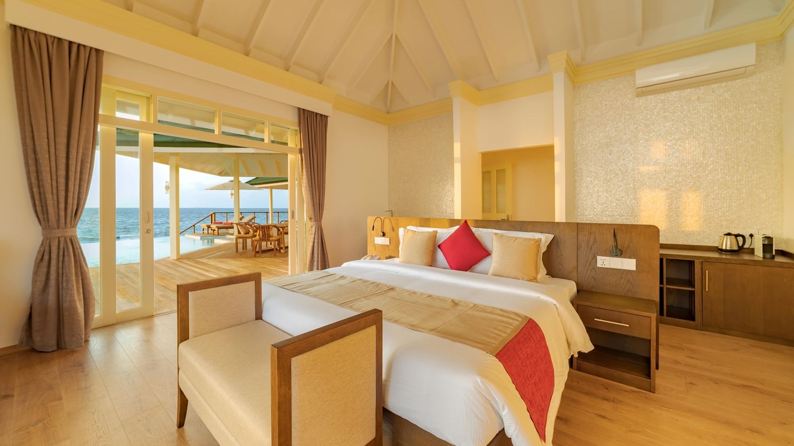 rooms-grand-water-pavilion-with-pool-+-slide