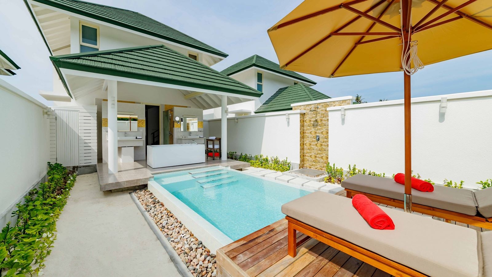 rooms-two-storey-pool-beach-residence