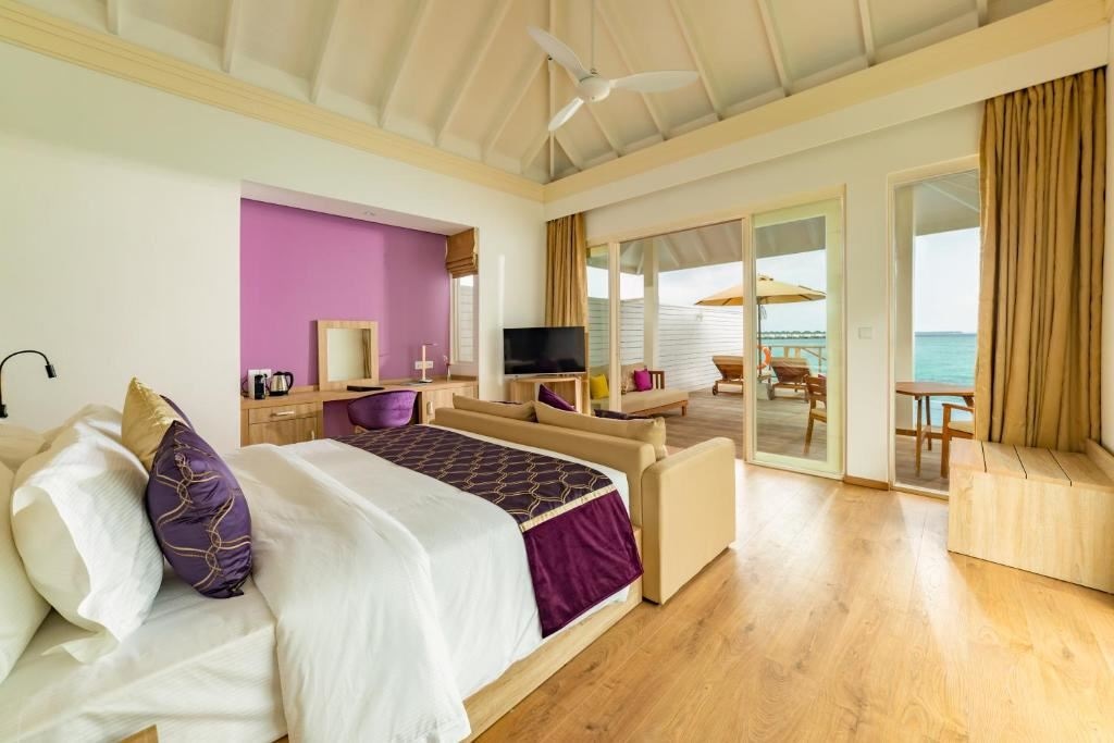 rooms-ocean-villa-with-pool-+-slide