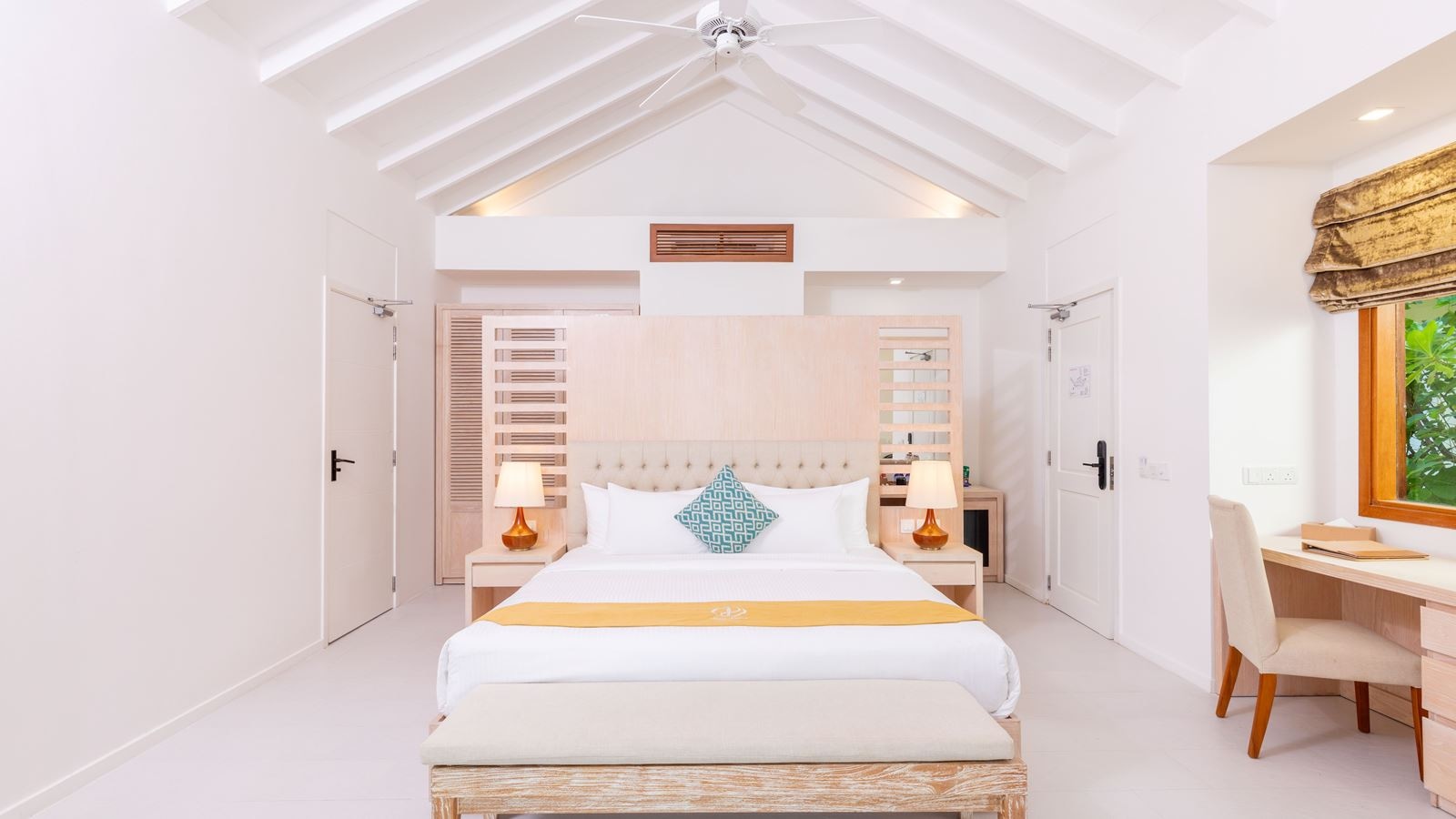 rooms-2-bedroom-family-beach-villa