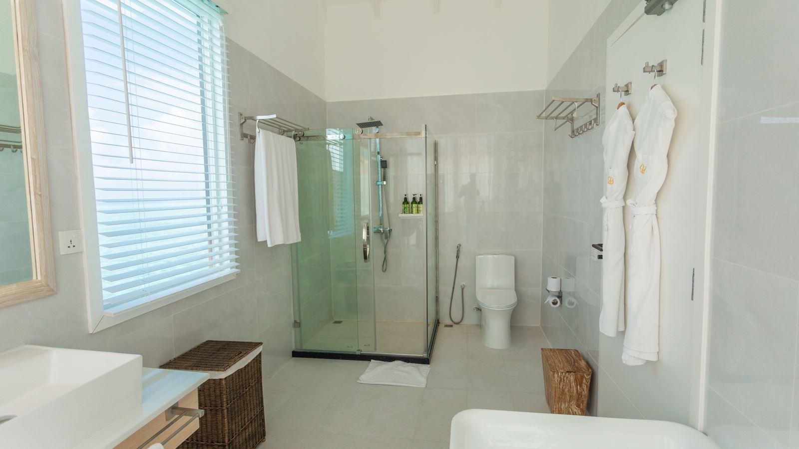 rooms-sunrise-water-villa