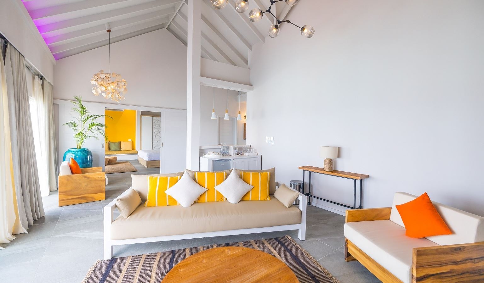 rooms-the-standard-residence-villa-with-pool