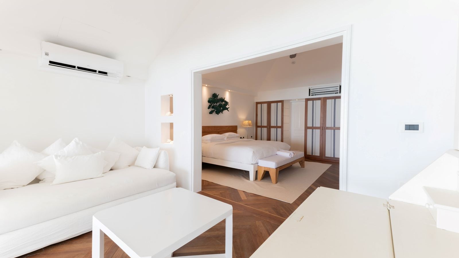 rooms-beach-front-junior-suite