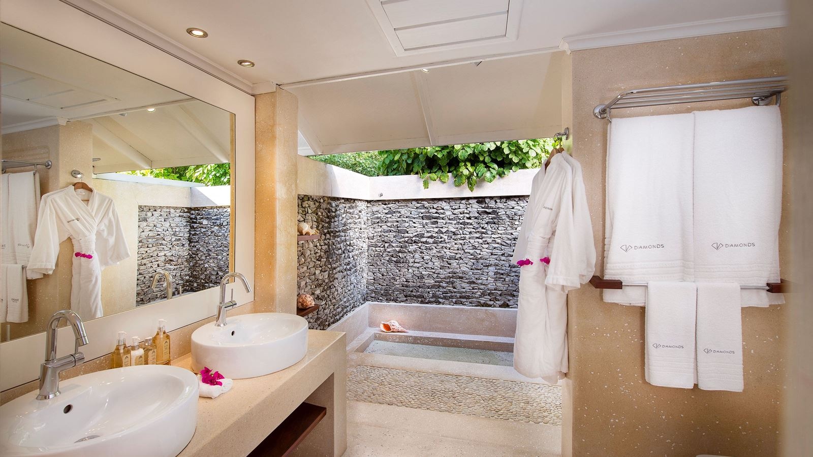 rooms-beach-front-villa