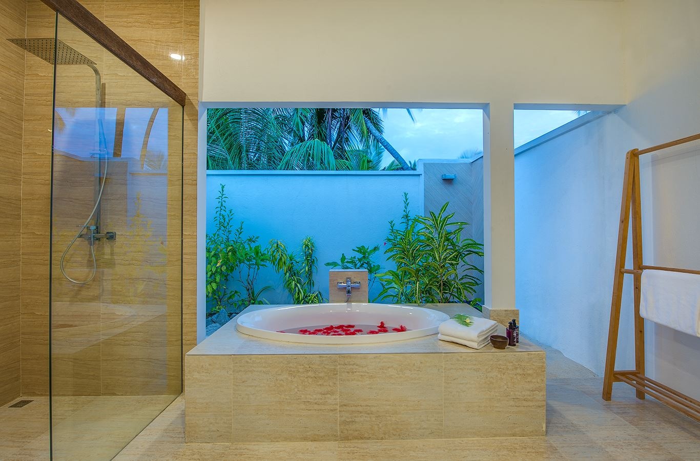 rooms-lagoon-view-villa