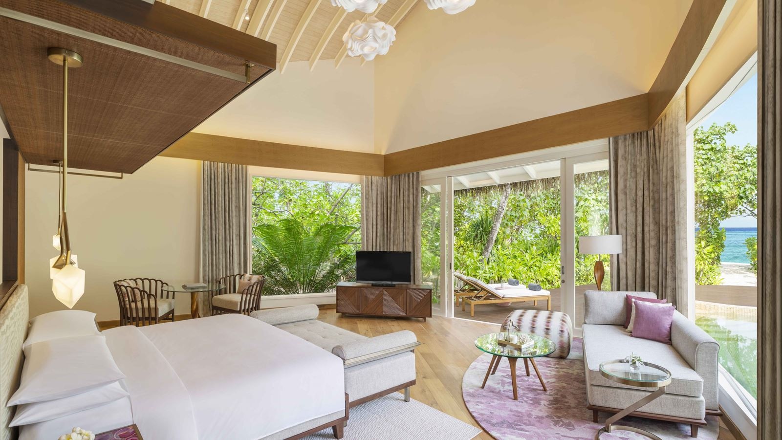 rooms-beach-pool-villa-sunrise