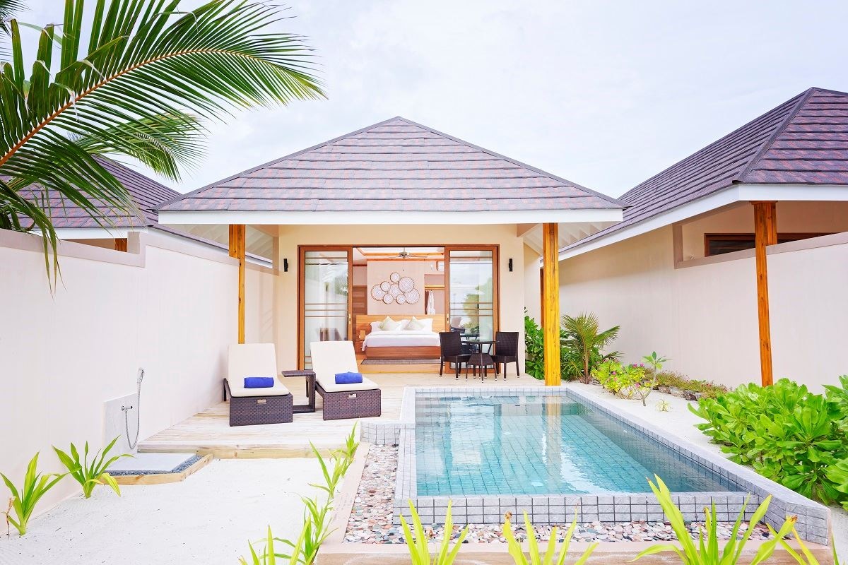 rooms-beach-pool-villa