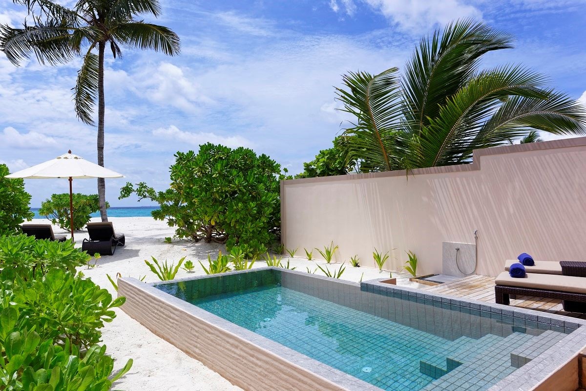 rooms-deluxe-beach-pool-villa