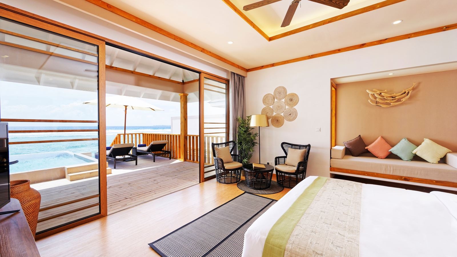 rooms-ocean-pool-villa