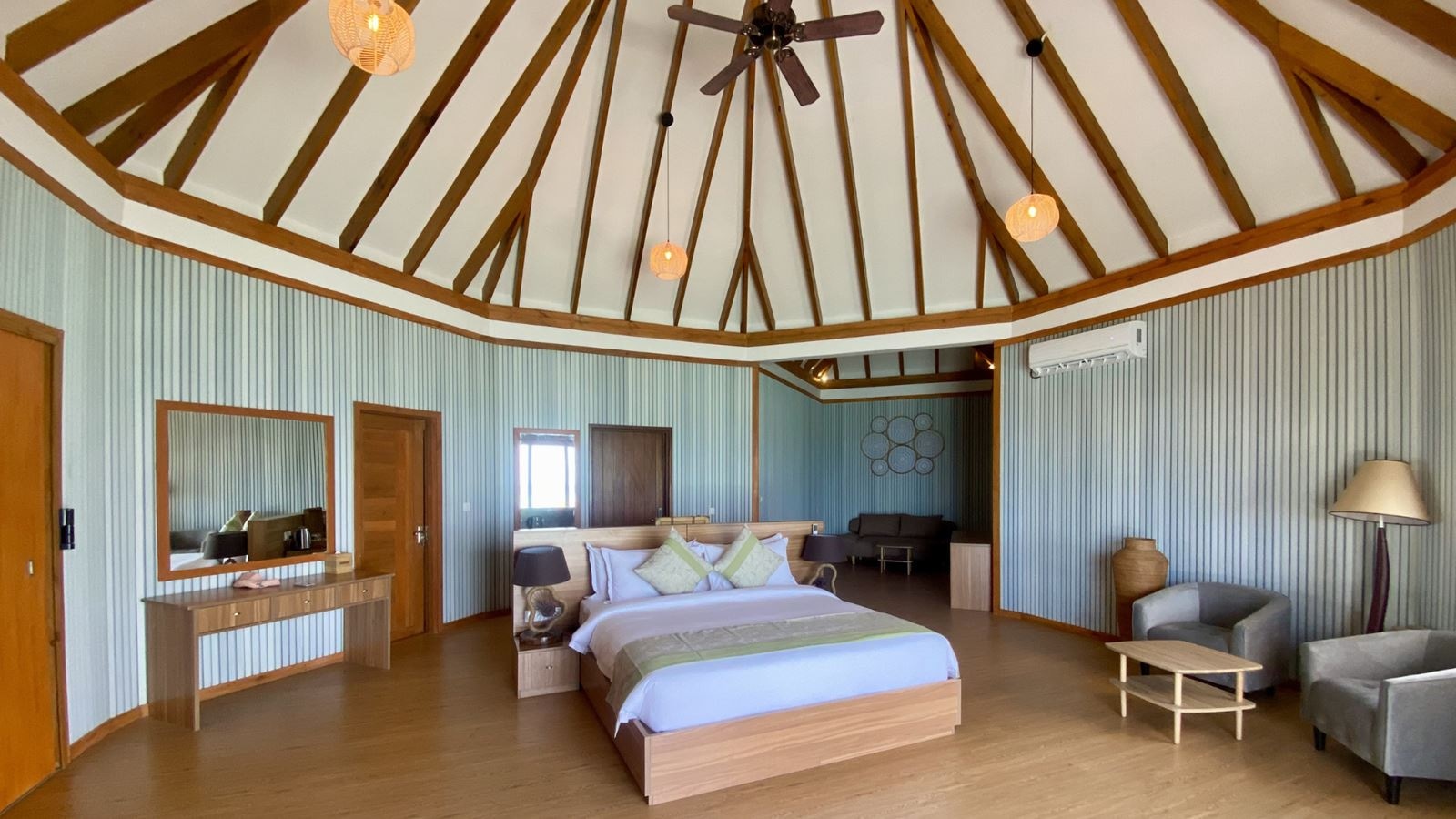 rooms-over-water-suite