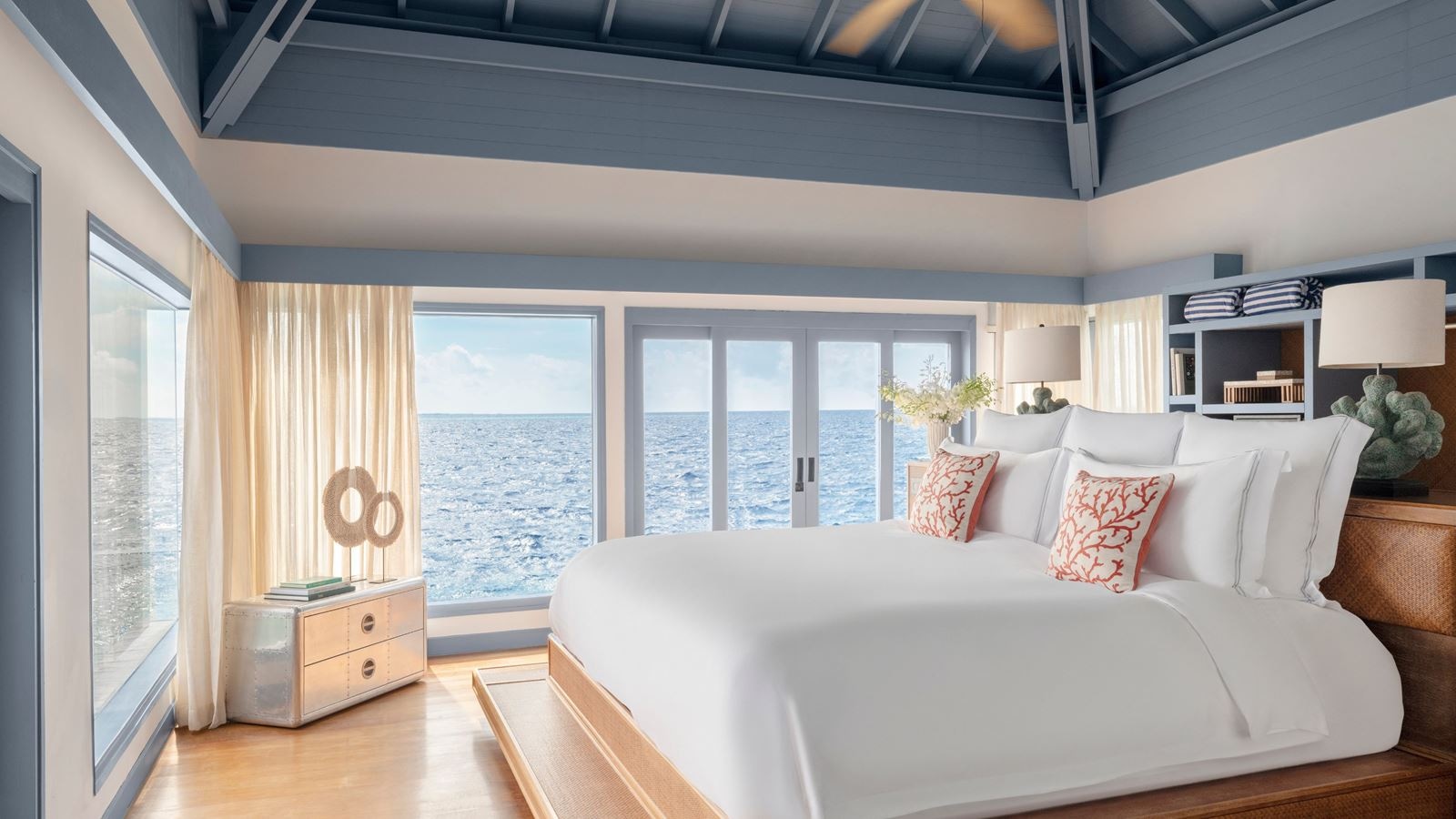 rooms-sunset-overwater-retreat-2br