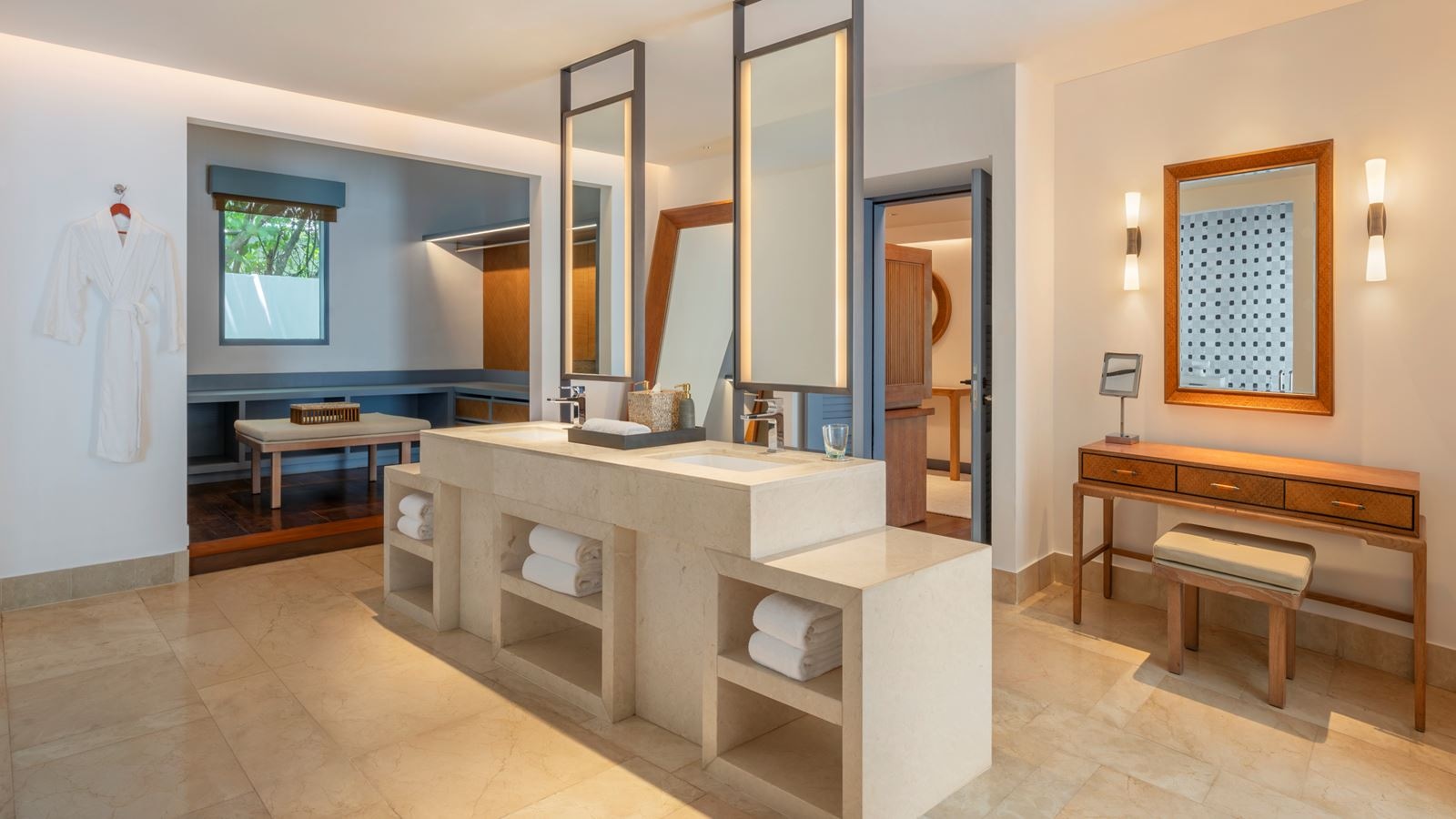 rooms-oceanfront-beach-pool-villa-1br