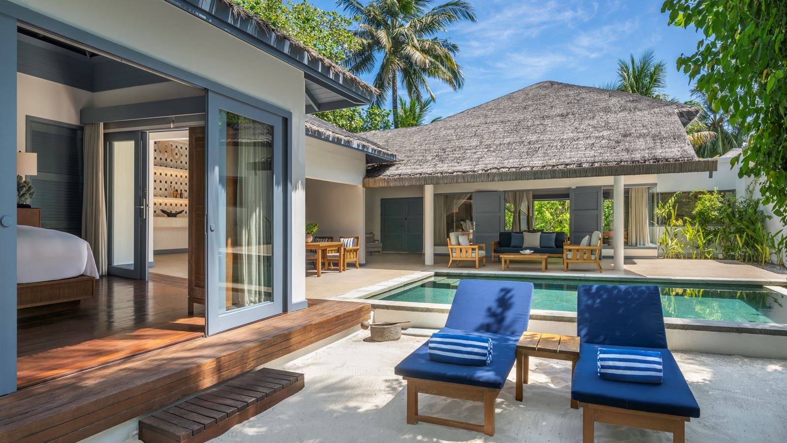 rooms-family-beach-pool-villa-2br