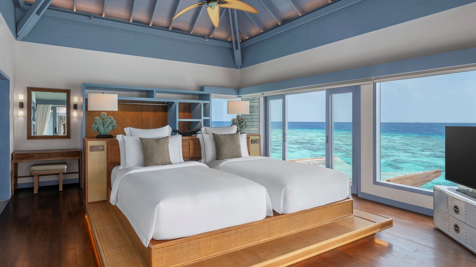 rooms-sunset-overwater-retreat-2br