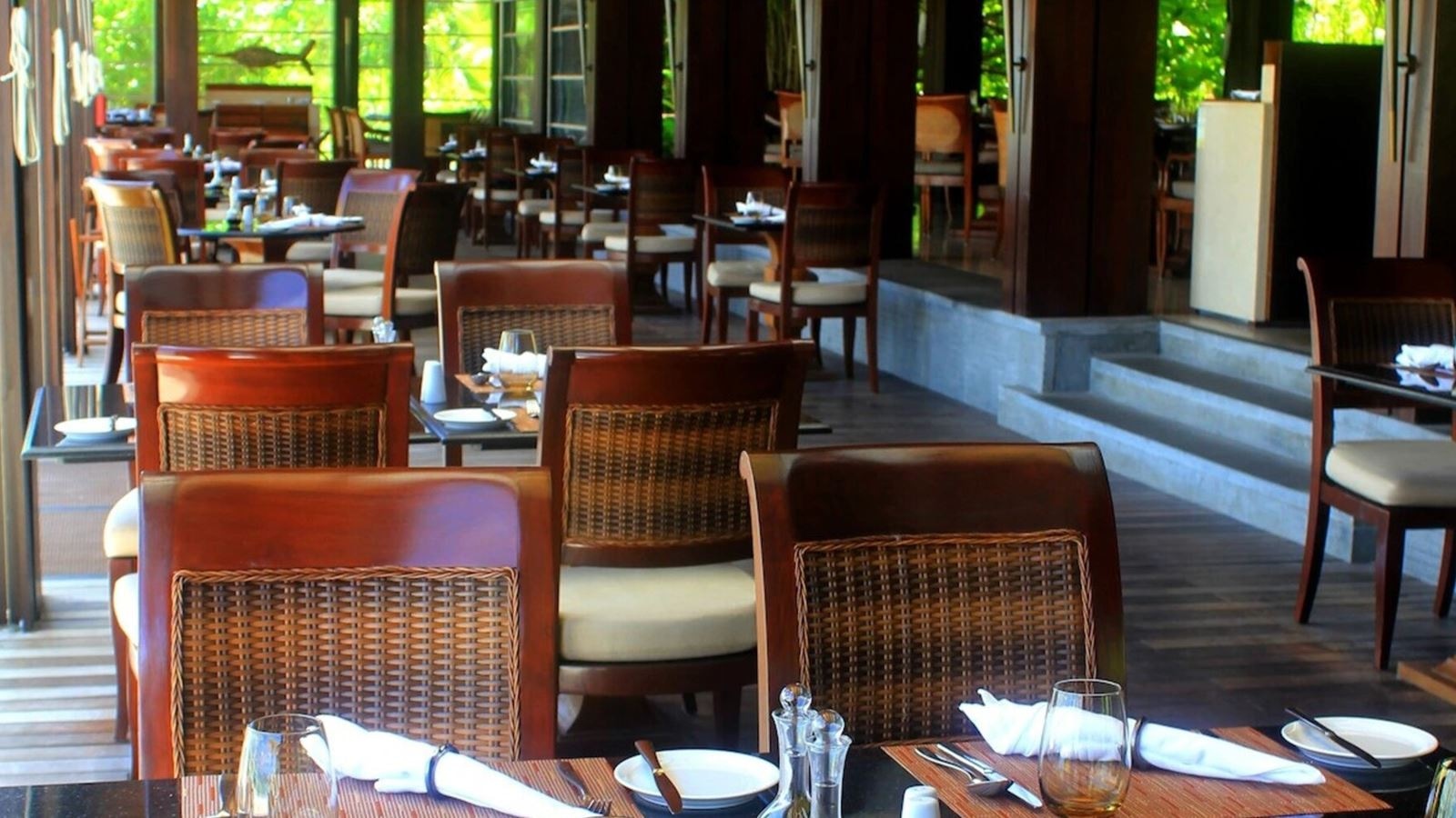 restaurants-restaurants