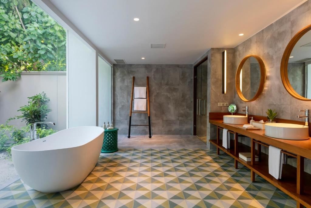 rooms-beach-pool-villa